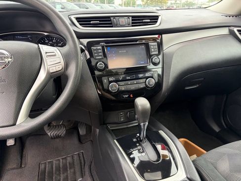 Used 2016 Nissan Rogue SV w/ SV Premium Package AWD/4WD image 20