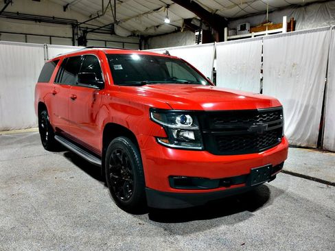 Used 2016 Chevrolet Suburban LT RWD image 25