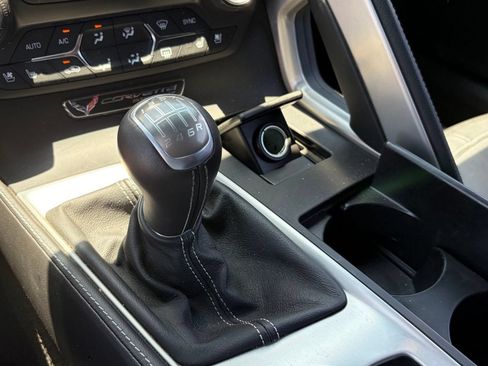 Used 2017 Chevrolet Corvette Stingray Coupe RWD image 7
