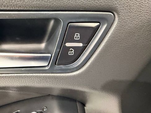Used 2016 Audi Q5 2.0T Premium Plus w/ Technology Package AWD/4WD image 15