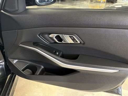 Used 2019 BMW 330i Sedan w/ Convenience Package RWD image 38