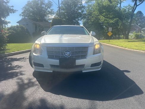 Used 2010 Cadillac CTS Luxury RWD image 3