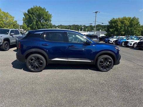 New 2025 Nissan Kicks SR image 3