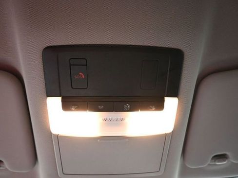 Used 2025 Nissan Rogue SV AWD/4WD image 36