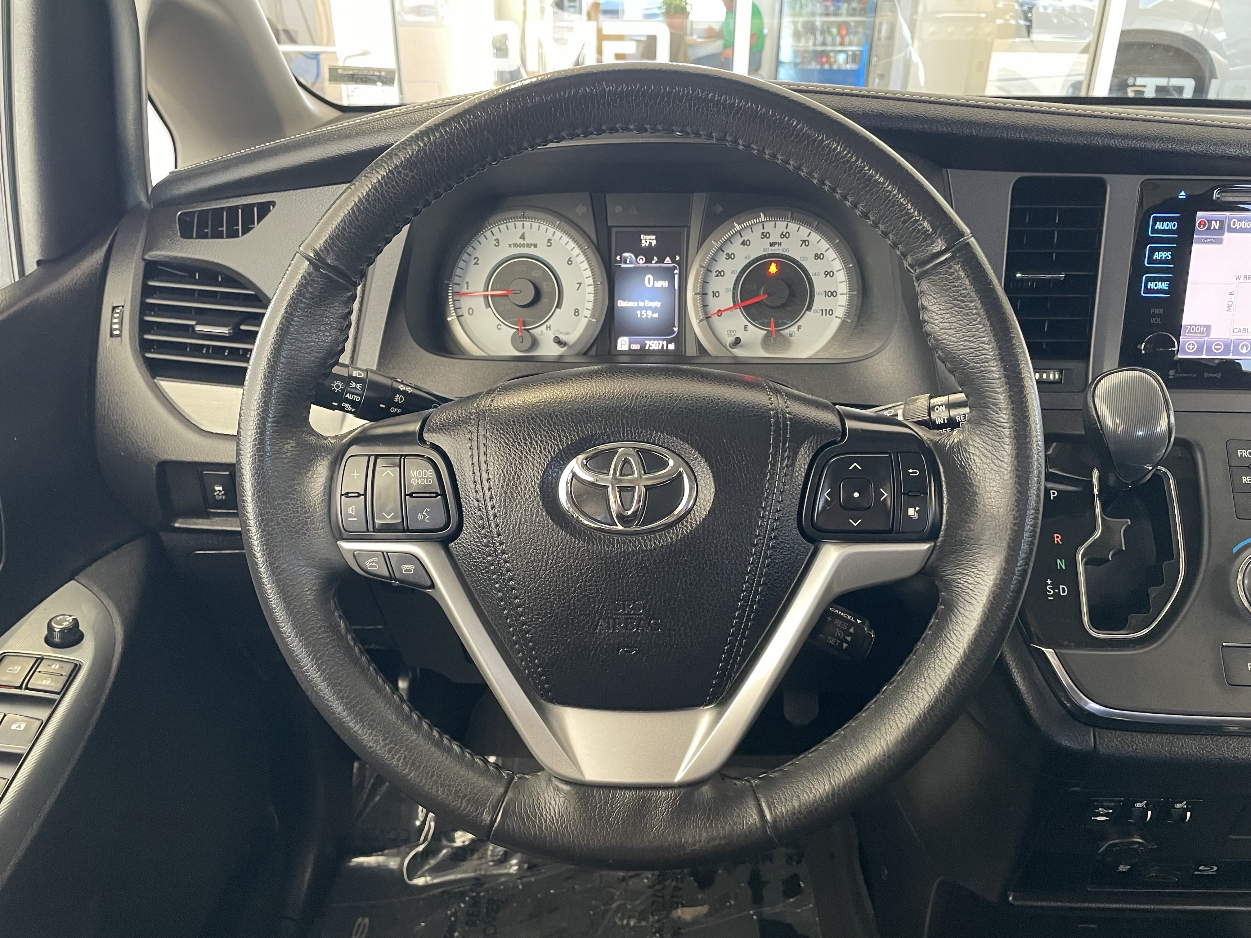 Used 2017 Toyota Sienna SE Premium FWD image 34