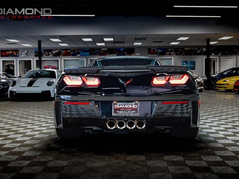Used 2015 Chevrolet Corvette Z06 w/ 3LZ Preferred Equipment Group RWD image 26