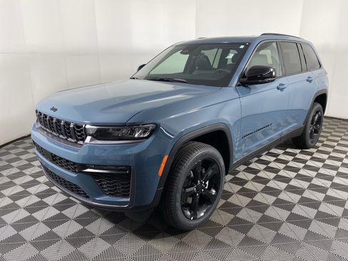 New 2026 Jeep Grand Cherokee Limited image 11