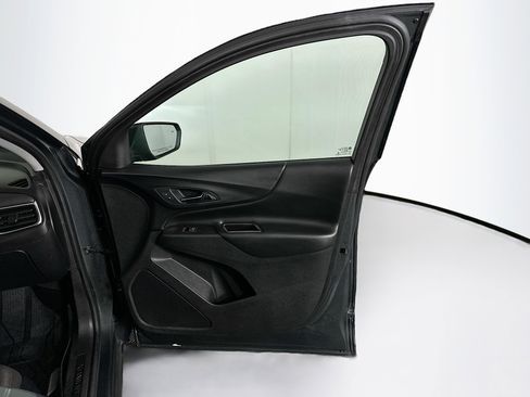 Used 2018 Chevrolet Equinox LT w/ Sun & Infotainment Package image 32