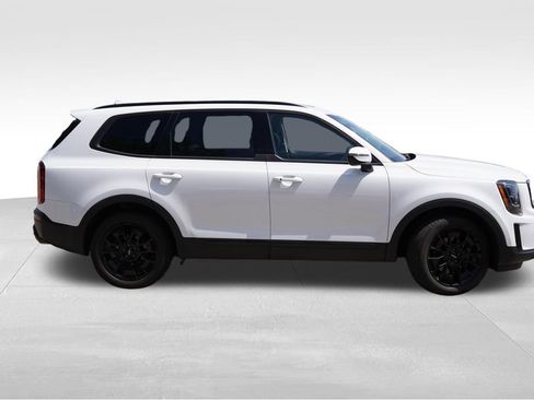 Certified 2022 Kia Telluride SX w/ Nightfall Edition Package AWD/4WD image 3