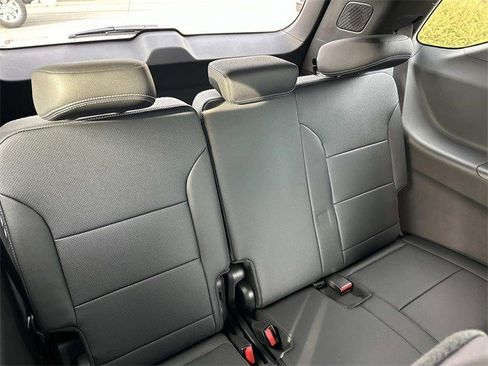 Used 2025 Chevrolet Traverse LT w/ Enhanced Driving Package image 14