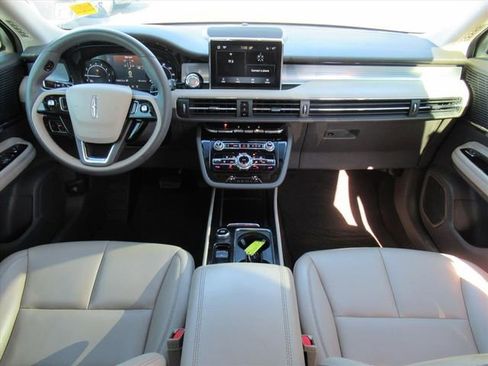 Used 2022 Lincoln Corsair FWD image 11