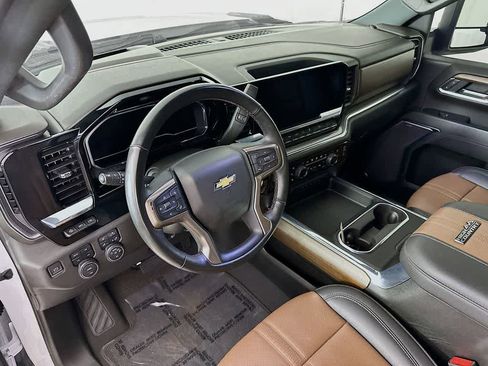 Used 2024 Chevrolet Silverado 3500 High Country w/ High Country Premium Package AWD/4WD image 2