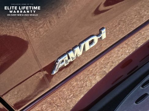 Used 2017 Toyota Highlander Limited AWD/4WD image 10
