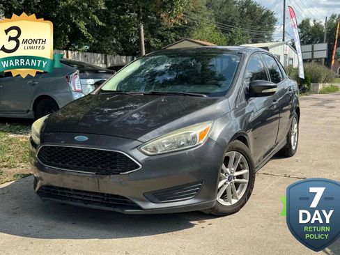 Used 2017 Ford Focus SE FWD image 1