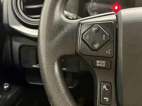 Used 2017 Toyota Tacoma 2WD Access Cab image 19