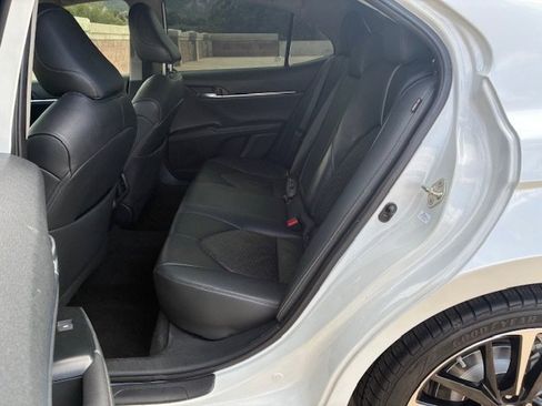 Used 2019 Toyota Camry XSE image 18
