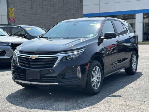 Used 2023 Chevrolet Equinox LT AWD/4WD image 2