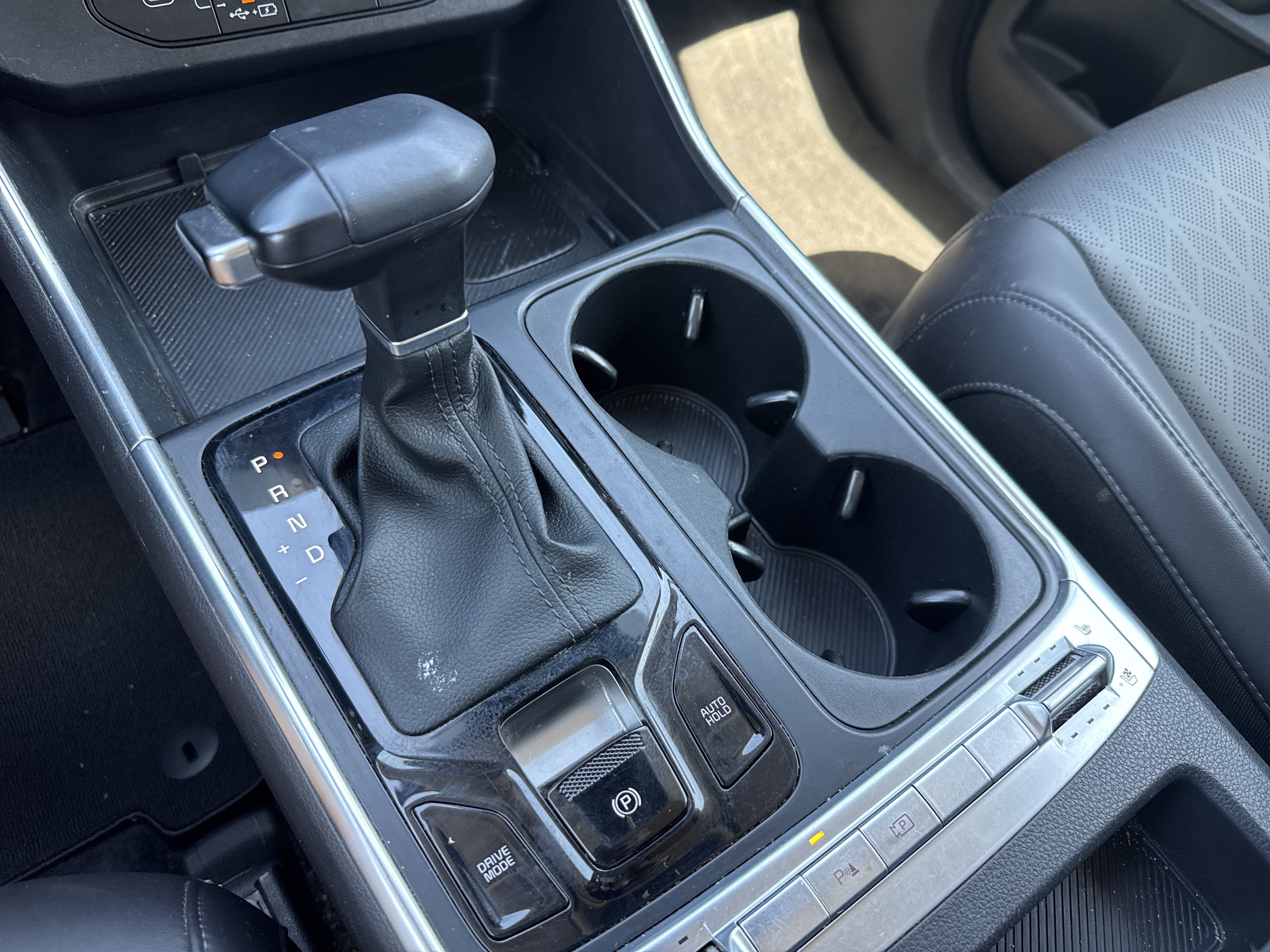 Used 2025 Kia Carnival SX FWD image 24