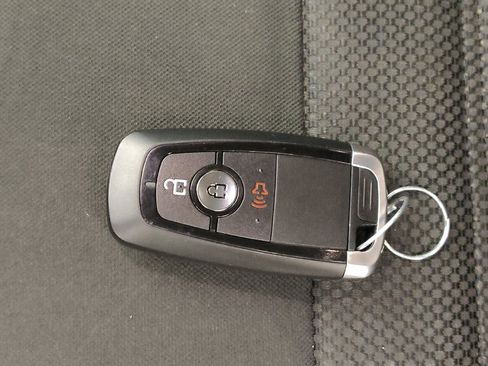 Used 2019 Ford Fusion SE FWD image 32