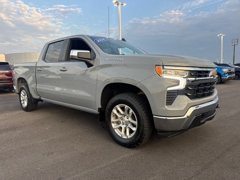 Used 2024 Chevrolet Silverado 1500 LT AWD/4WD image 9