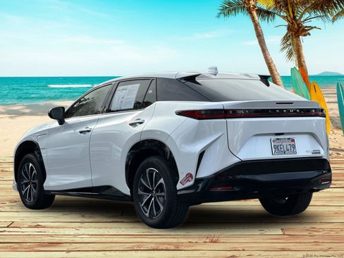 Used 2023 Lexus RZ 450e Premium image 3