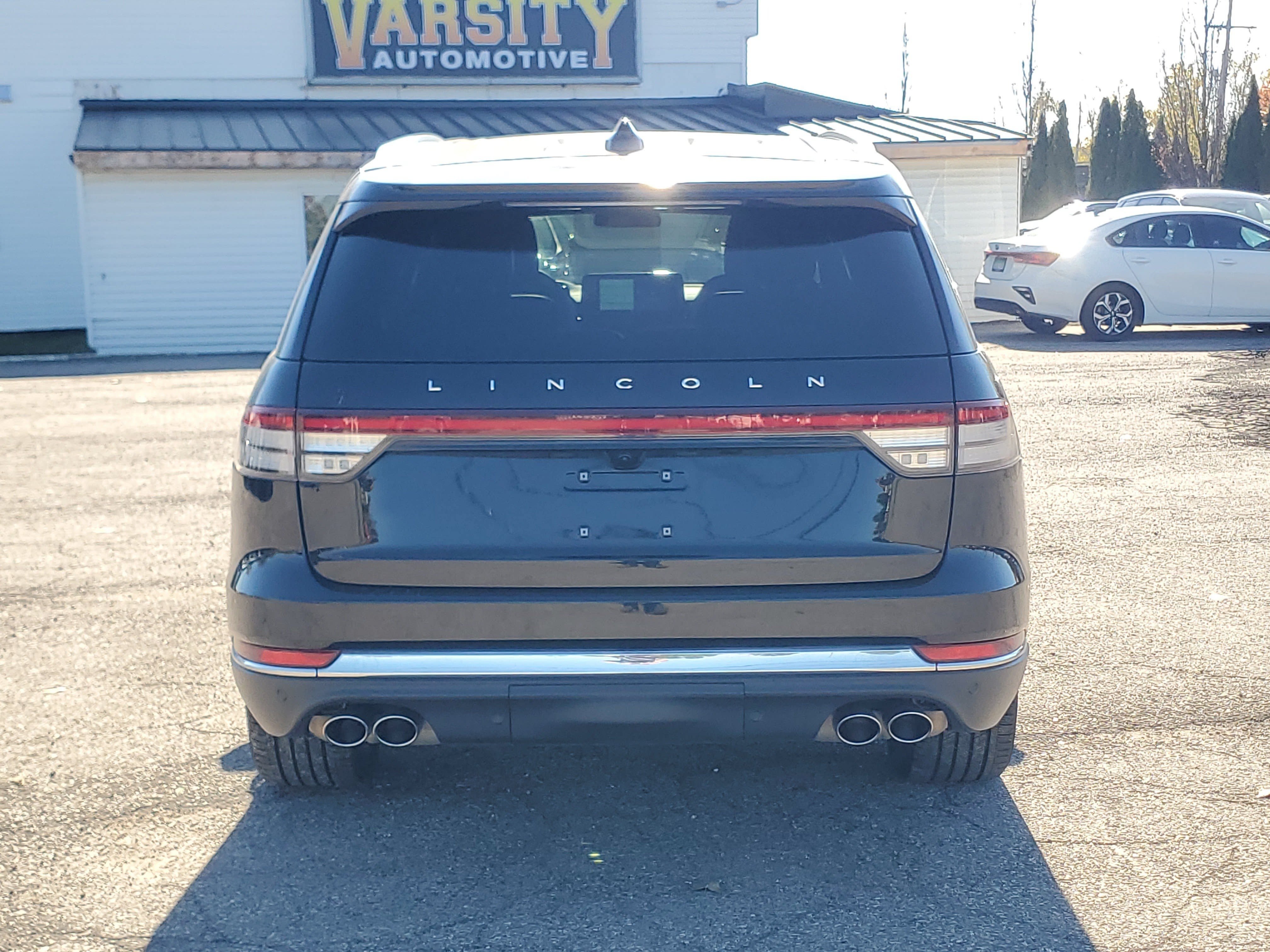 Used 2025 Lincoln Aviator Reserve w/ Illumination Package AWD/4WD image 5