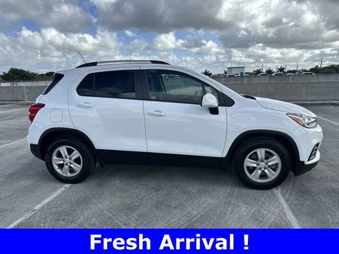 Used 2022 Chevrolet Trax LT w/ LT Convenience Package image 20