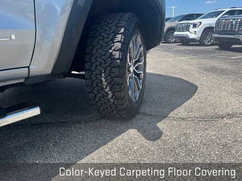 Used 2023 GMC Sierra 1500 AT4 w/ Technology Package AWD/4WD image 46