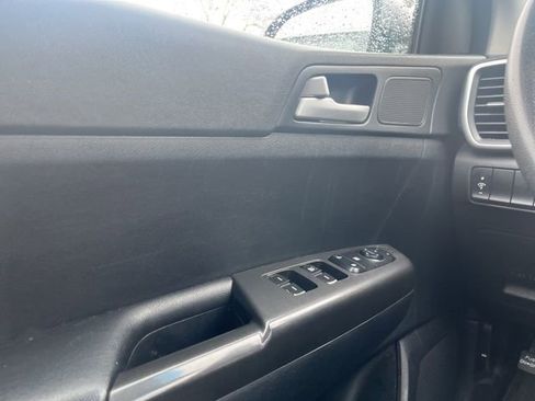 Used 2017 Kia Sportage LX image 13