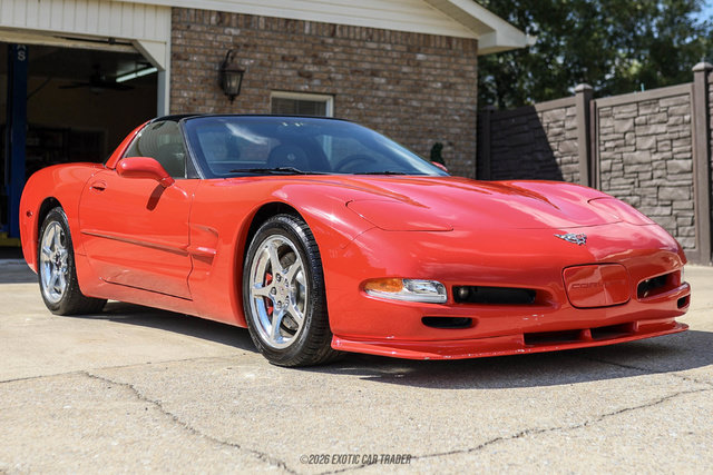 Used 2003 Chevrolet Corvette Coupe w/ Preferred Equipment Group RWD image 11