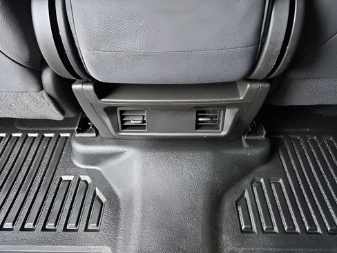 Used 2021 GMC Sierra 1500 2WD Crew Cab w/ Sierra Value Package image 21