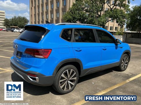 Used 2023 Volkswagen Taos SE FWD image 5