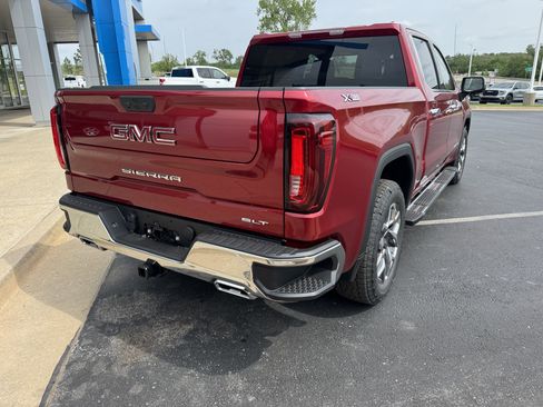 New 2026 GMC Sierra 1500 SLT image 4