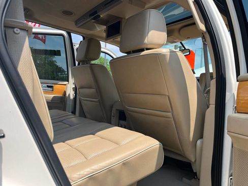 Used 2007 Lincoln Navigator Ultimate image 19