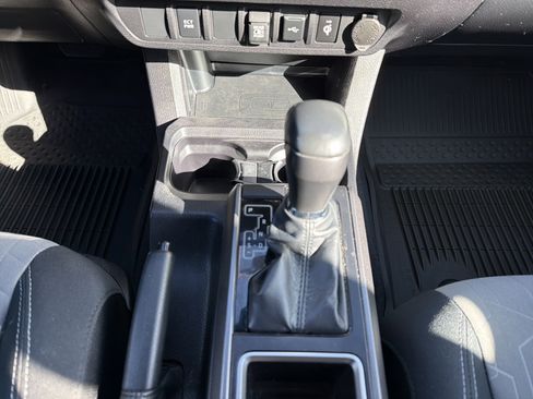 Used 2023 Toyota Tacoma TRD Sport AWD/4WD image 22