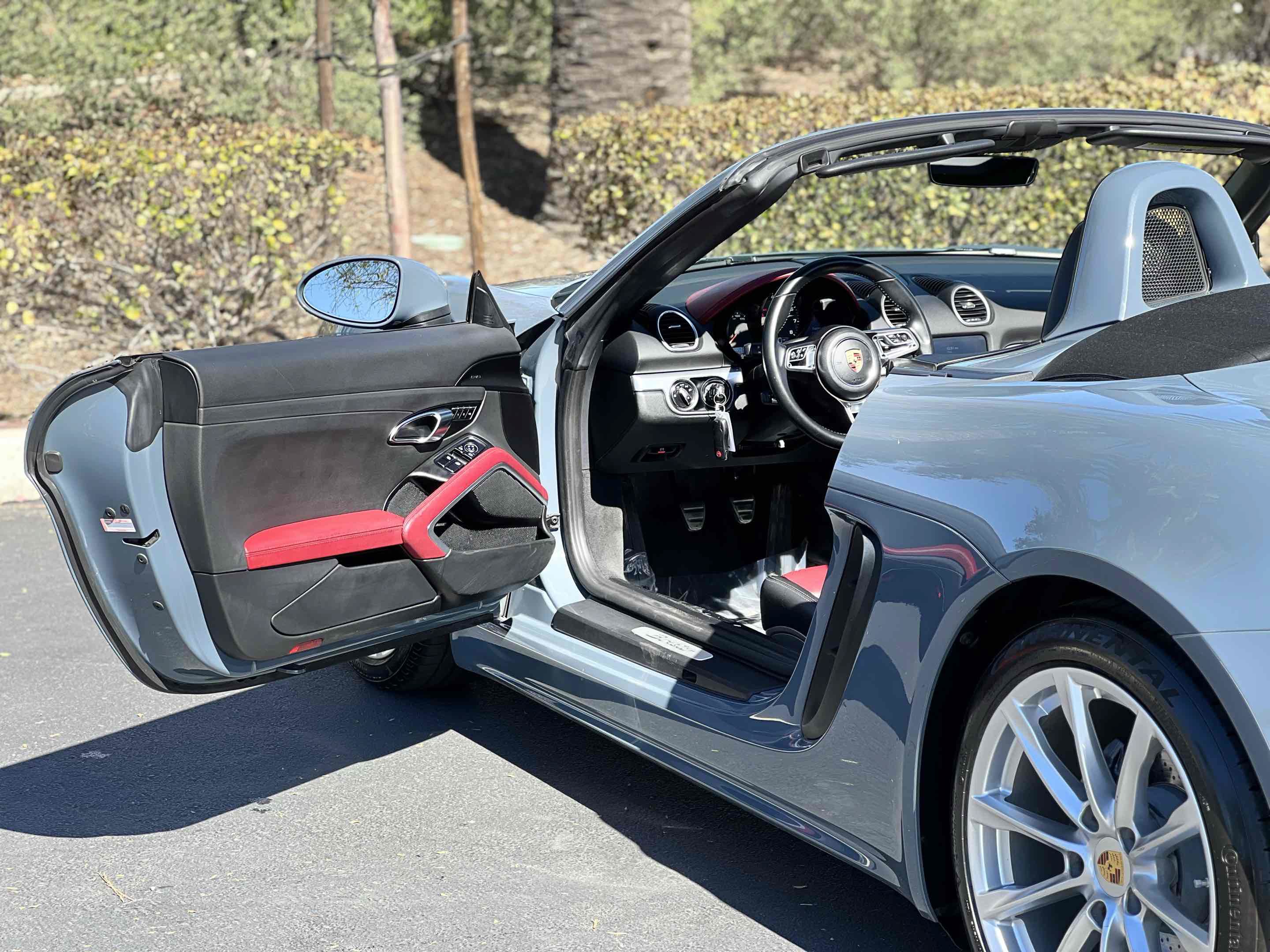 Used 2017 Porsche 718 Boxster RWD image 9
