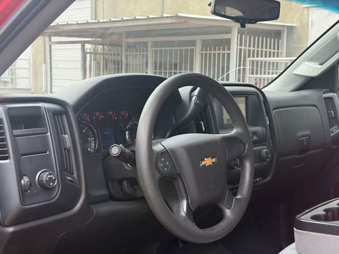 Used 2018 Chevrolet Silverado 1500 Custom w/ Custom Convenience Package RWD image 7