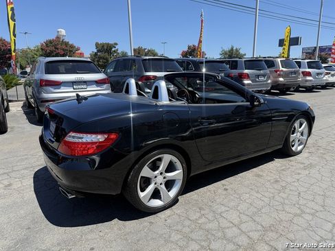 Used 2012 Mercedes-Benz SLK 350 image 23