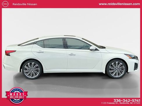 New 2025 Nissan Altima 2.5 SL image 7