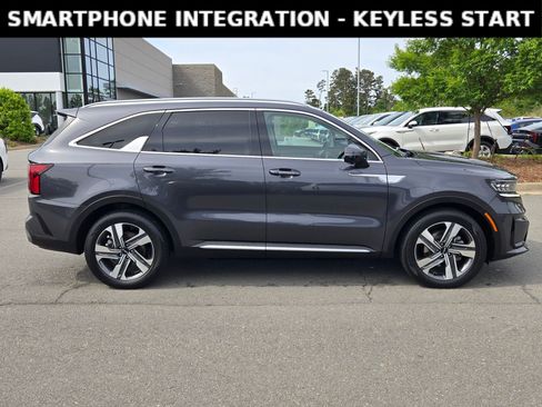 Used 2023 Kia Sorento SX Prestige w/ Panoramic Sunroof Package AWD/4WD image 8