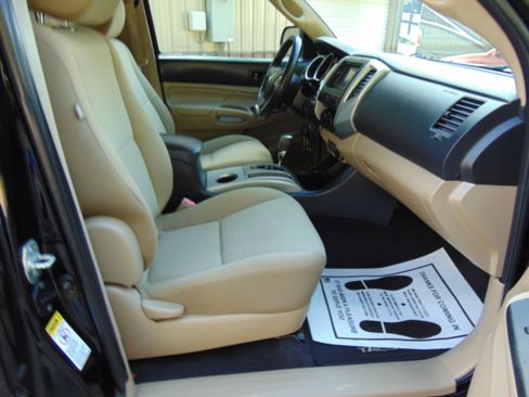 Used 2013 Toyota Tacoma 4x4 Access Cab V6 w/ SR5 Pkg image 10