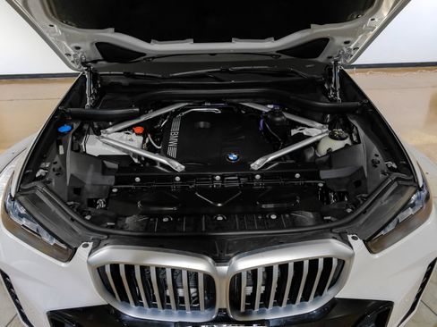 Used 2026 BMW X5 sDrive40i w/ M Sport Package RWD image 54
