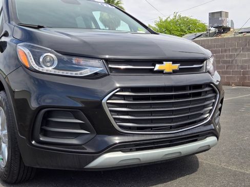 Used 2022 Chevrolet Trax LT w/ LT Convenience Package AWD/4WD image 8