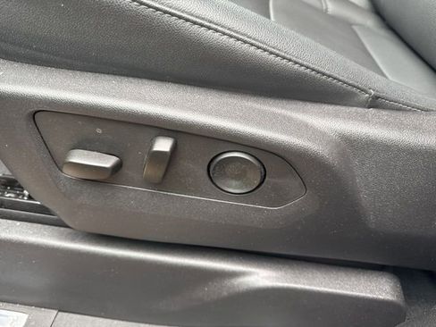 Used 2025 GMC Sierra 1500 SLT w/ SLT Premium Plus Package image 10