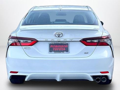 Used 2024 Toyota Camry SE FWD image 4