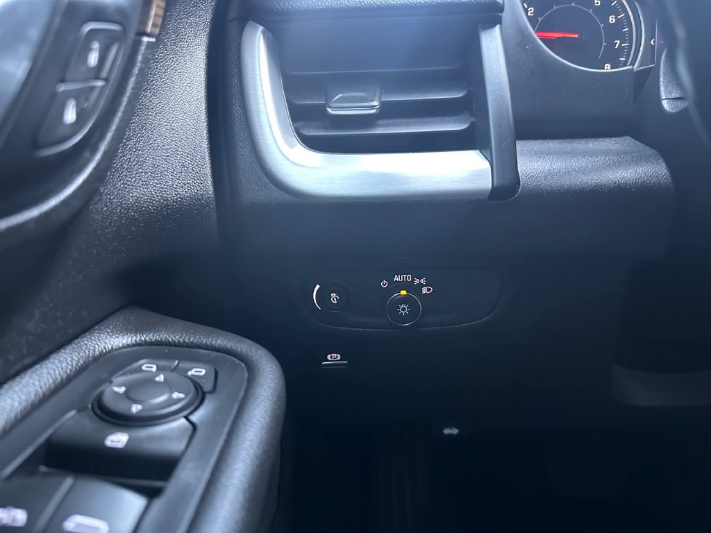 Used 2021 GMC Terrain SLE AWD/4WD image 29