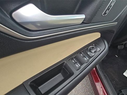 Used 2022 Ford Edge SEL w/ Convenience Package image 16