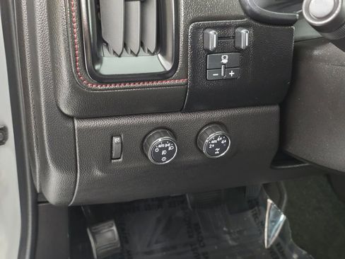 Used 2016 GMC Canyon SLE w/ All Terrain Package image 23