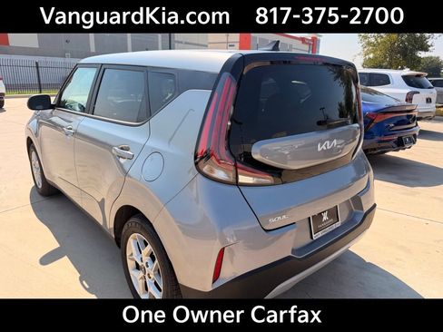 Certified 2025 Kia Soul LX w/ LX Technology Package FWD image 2