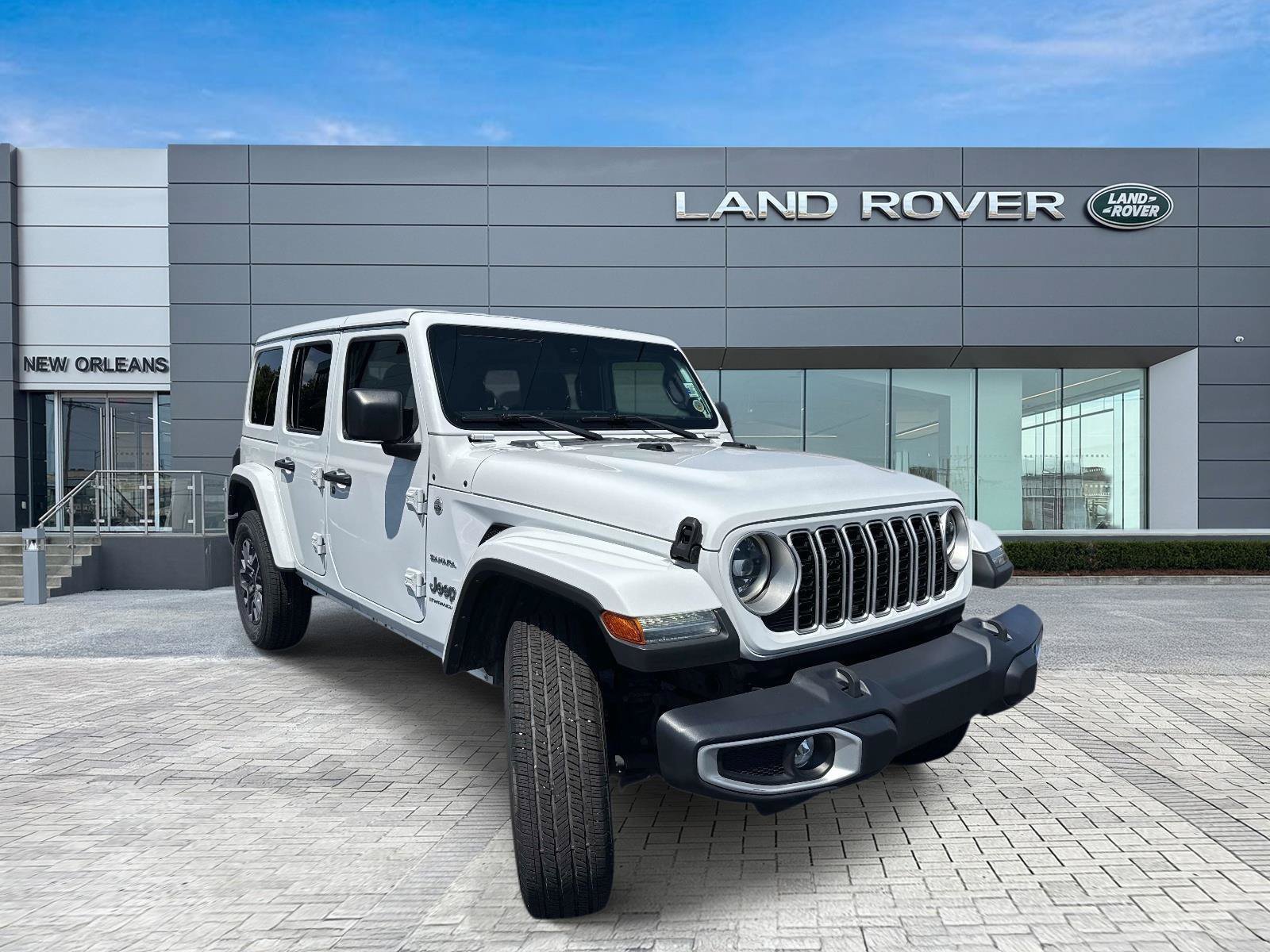 Used 2024 Jeep Wrangler Unlimited Sahara w/ Safety Group AWD/4WD image 5